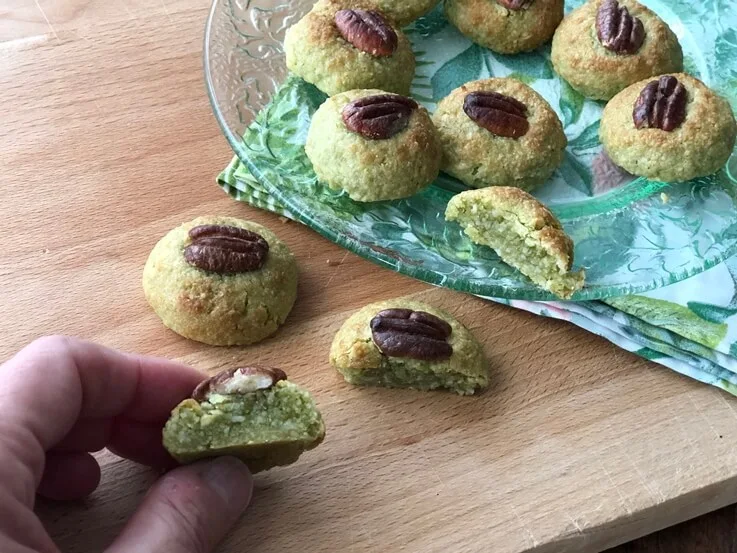 Panellets de té matcha