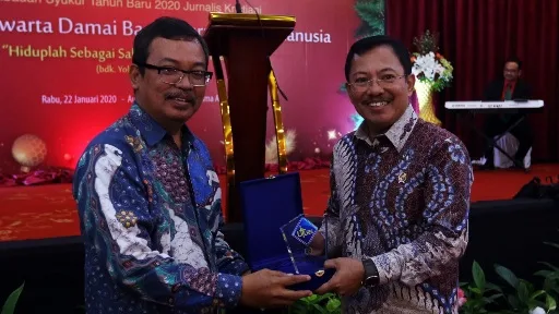 Foto: Pendiri Beranda Ruang Diskusi (BRD) Dar Edi Yoga dan Prof DR Dr Terawan Agus Putranto.