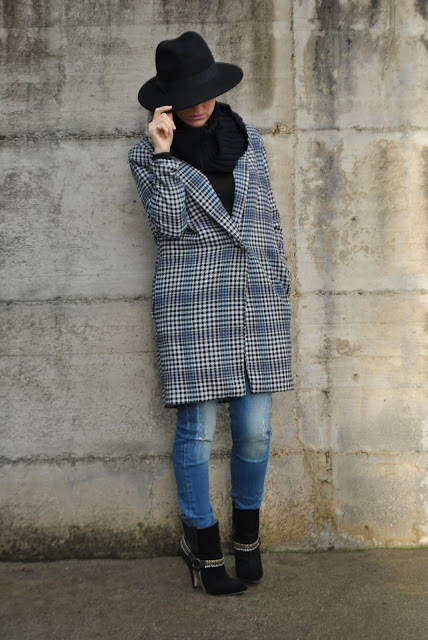 outfit cappotto oversize e cappello fedora how to wear fedora hat oversize coat how to wear oversize coat best outfit 2015 outfit più belli del 2015 outfit inverno 2015 outfit estate 2015 look più belli del 2015 best dresses 2015 mariafelicia magno fashion blogger colorblock by felym fashion blog italiani fashion blogger italiane blog di moda blogger italiane di moda fashion blogger bergamo fashion blogger milano fashion bloggers italy italian fashion bloggers influencer italiane italian influencer  outfit 2015 street style best street style 2015 