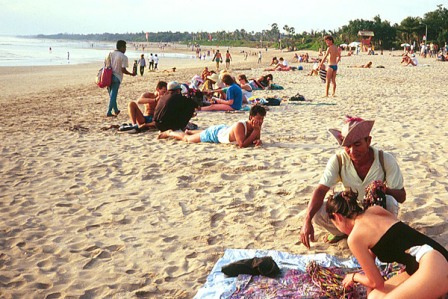 wisata bali pantai kuta