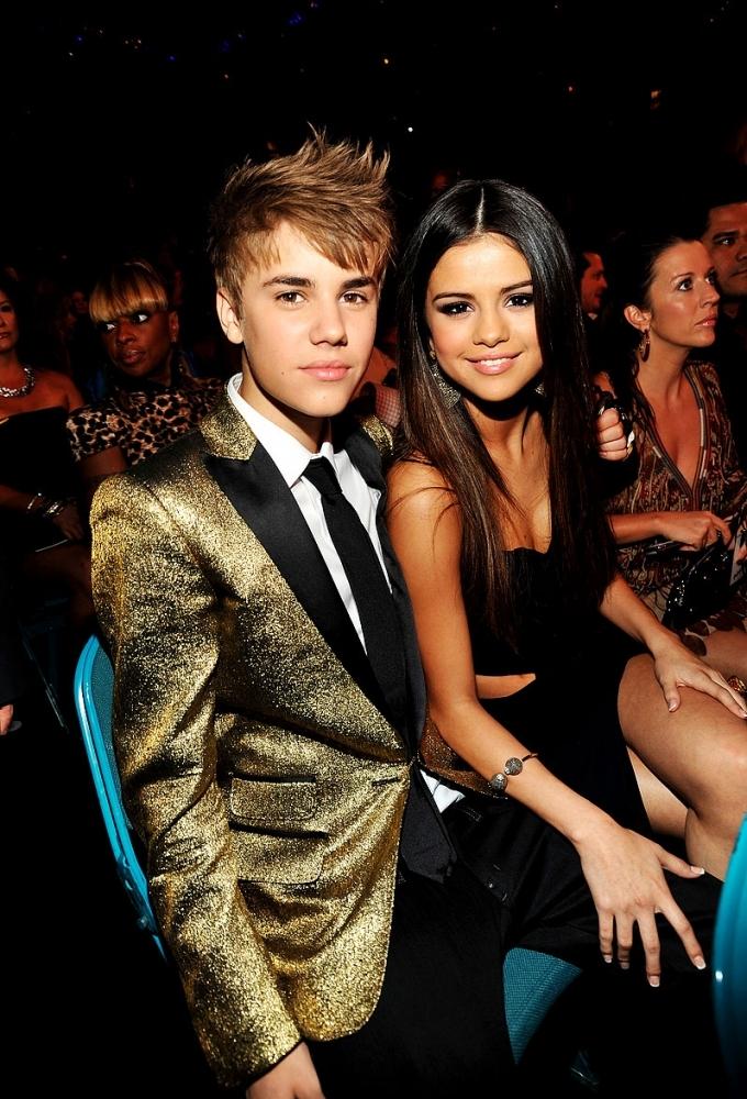 selena gomez justin bieber billboard music awards. 2011 Billboard Music Awards