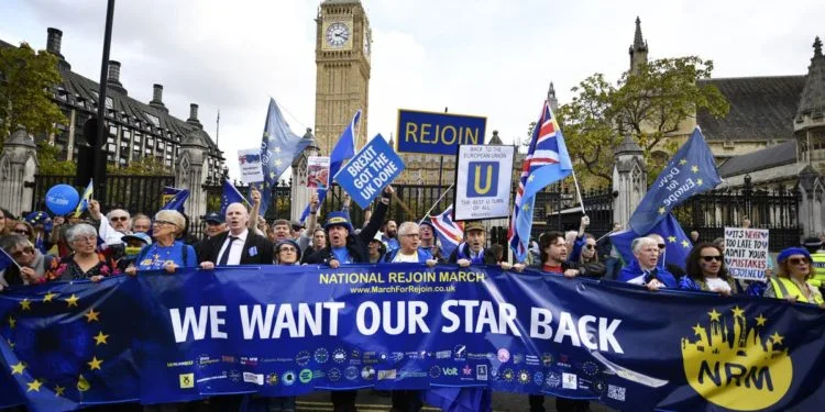 Thousands of protesters rally in London to call for the UK to rejoin the EU,UK news,news,