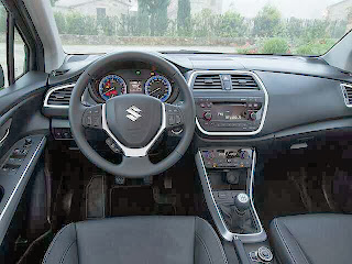 2013-Suzuki-SX4-Crossover-interior