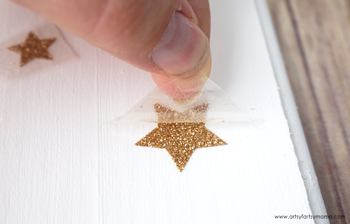 Make this easy DIY Modern Christmas Tree Sign to add some holiday sparkle into your home!