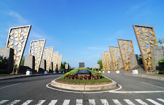 Gerbang Utama Grand City Balikpapan di Jalan MT. Haryono