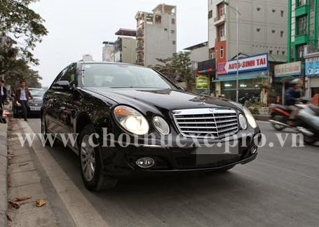 Cho thuê xe VIP Mercedes E280 
