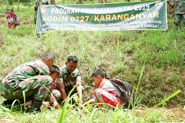 Kodim Karanganyar - Penghijauan Untuk Mencegah Terjadinya Banjir