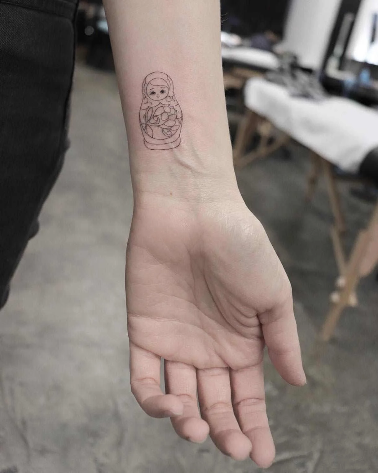 tatuaje pequeño lleno de detalles que lo hacen precioso