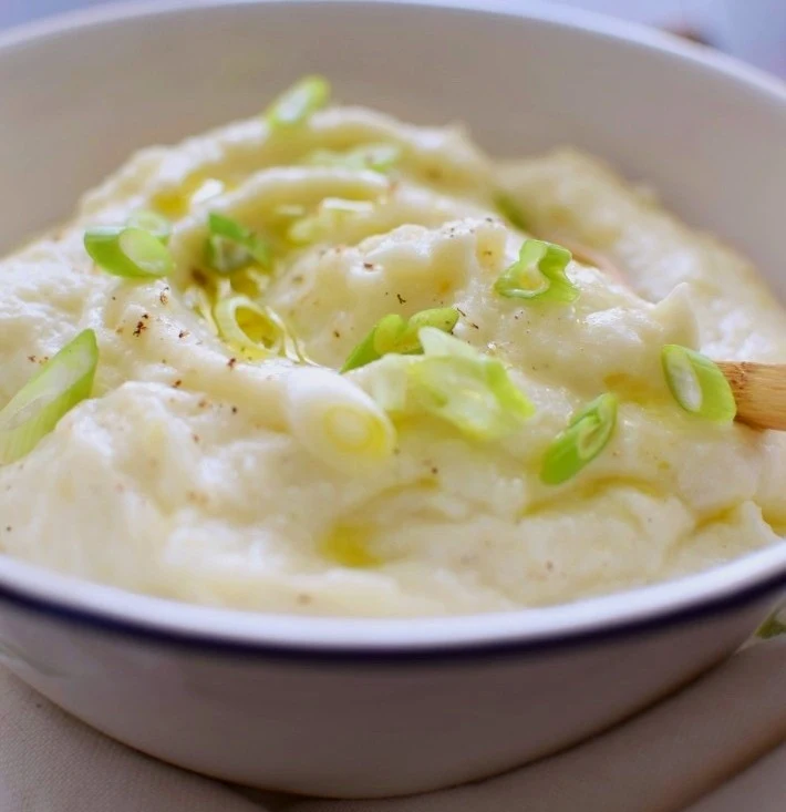 Puré de coliflor en el que se puede apreciar la textura y cremosidad