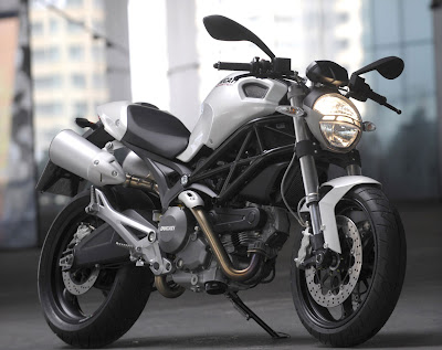 2009 Ducati Monster 696