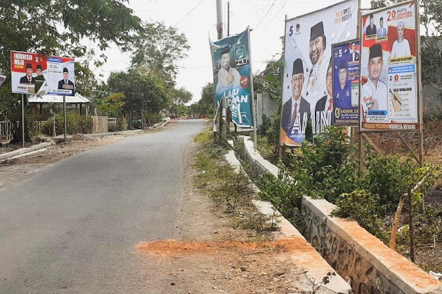 Tak mau jadi lautan baliho, Pol-PP Lombok Tengah konsisten tertibkan baliho caleg