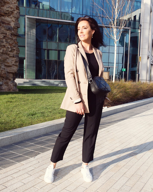 casual beige blazer outfit over 40 style