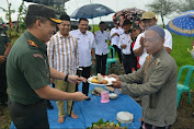 Potong Tumpeng Simbol Pembukaan Karya Bhakti Mandiri TNI 2023 di Desa Kalirejo