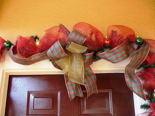 The Sparkle Queen: How To: Beautiful Christmas Door Garland