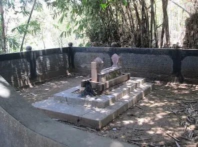 Makam Ki Ageng Sutanala