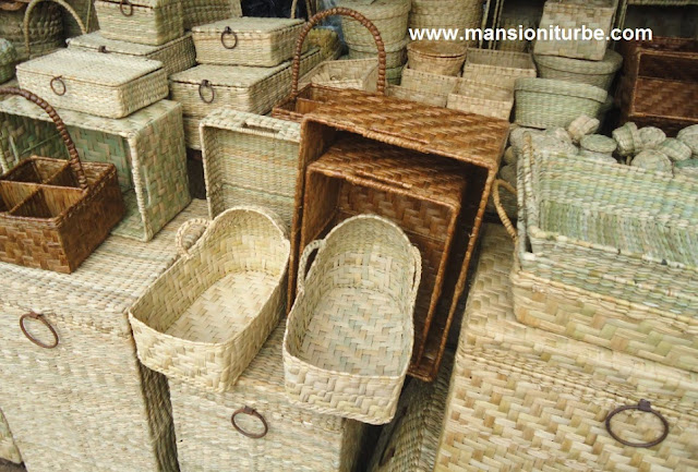 Handicrafts made with vegetable fibers