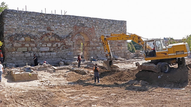 Μπεζεστένι: Στο φως εξωτερικά καταστήματα της οθωμανικής αγοράς