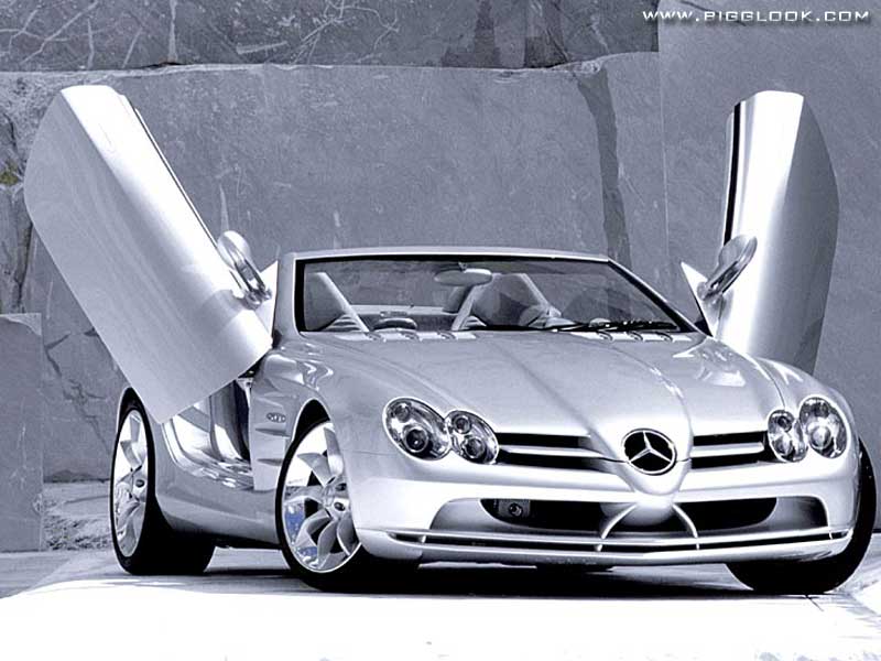 Mercedes SLR McLaren With Beautiful Girls On Automotive