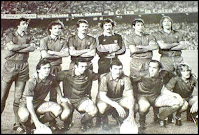 F. C. BARCELONA - Barcelona, España - Temporada 1980-81 - Alexanco, Ramos, Paco Martínez, Amador, Olmo y Migueli; Sánchez, Quini, Krankl, Asensi y Simonsen - F. C. BARCELONA 3 (Simonsen, Krankl, Quini) R. C. D. ESPAÑOL DE BARCELONA 1 (Roberto Martínez) - 13/09/1980 - Liga de 1ª División, jornada 2 - Barcelona, Nou Camp - El Barcelona se clasificó 5º en la Liga, con Ladislao Kubala y Helenio Herrera de entrenadores
