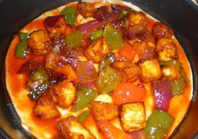 चिली पनीर पिज़्ज़ा घर पर बनाने की विधि  (Chilli Paneer Pizza Recipes in hindi)