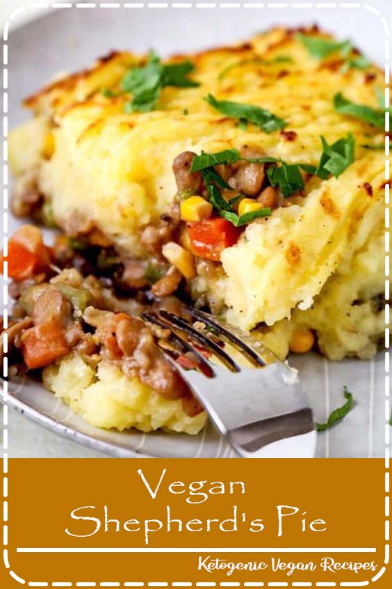 Vegan Shepherd's Pie - This is an easy, healthy plant based shepherd's pie using mushrooms and lentils, in an earthy and rich gravy. So much better and healthier this way! #comfortfood #veganrecipes#plantbasedrecipes #meatless