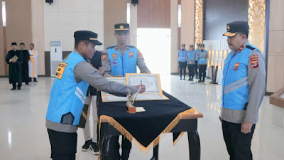 Wakapolda Lampung Pimpin Pembacaan Sumpah dan Penandatanganan Pakta Integritas Penerimaan Polri untuk Sekolah Inspektur Polisi Sumber Sarjana (SIPSS) T.A 2023
