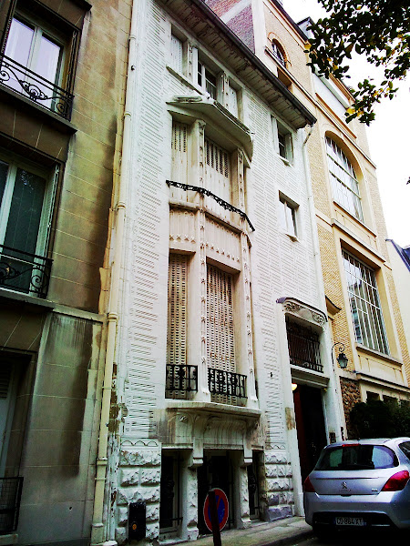 Maison du square Jasmin ジャスマン小広場の家