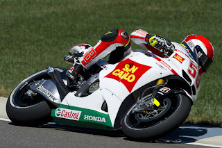 Motorsport community mourns Simoncelli