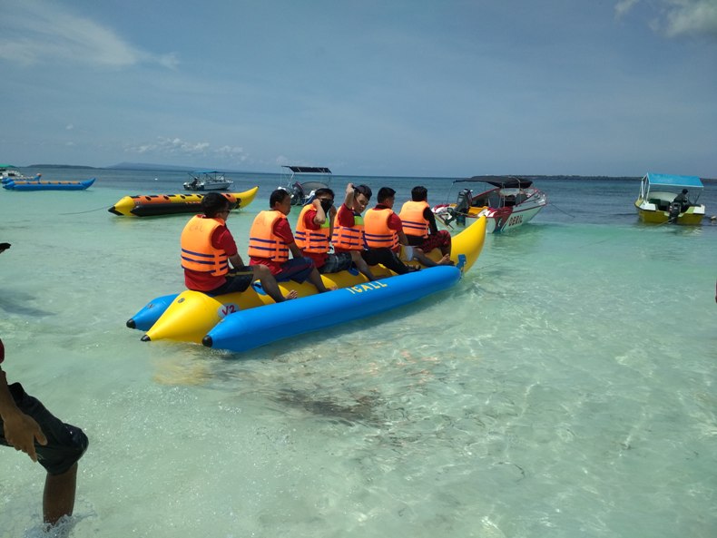 outbound di pantai tanjung bira sulawesi selatan