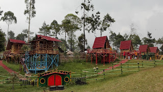 papandayan leisure park, garut, wisata garut, low budget travel, saung lesehan