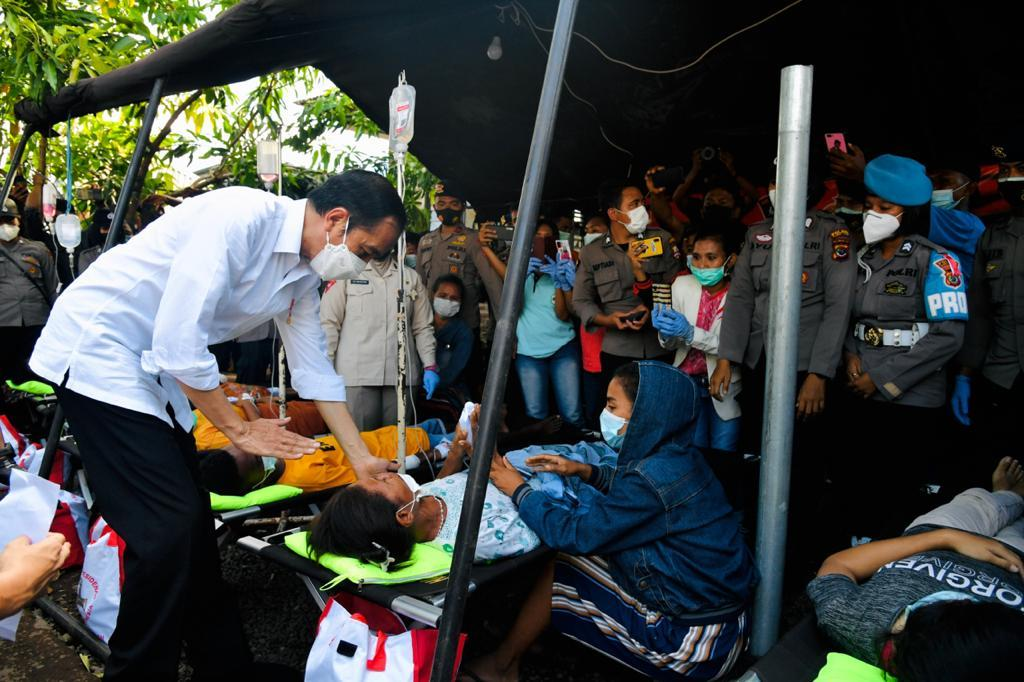 Presiden Jokowi Mengunjungi Lokasi Pengungsian di NTT