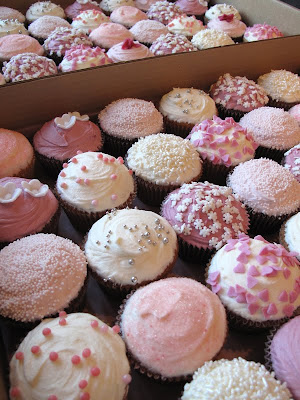 lovely pastelly pink cupcakes we did for Kimberley's country wedding