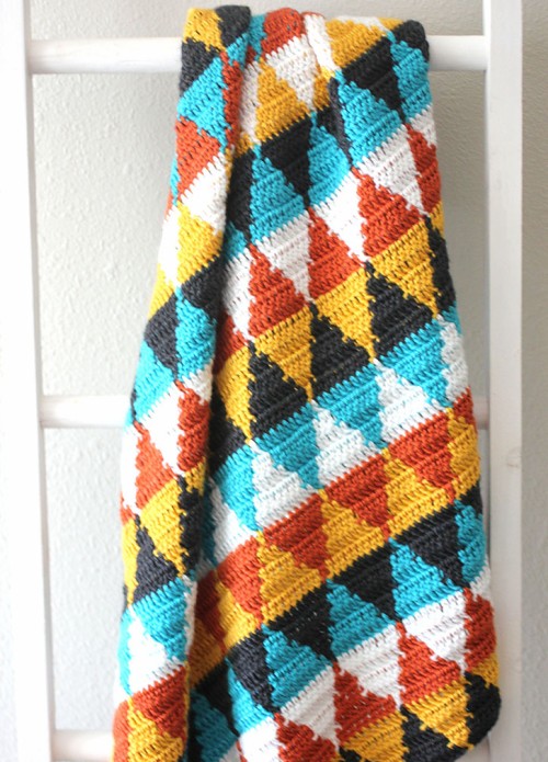 Crochet Triangle Blanket - Free Pattern 