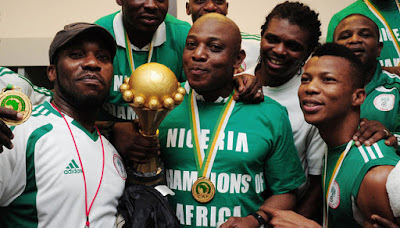 keshi-with-trophy