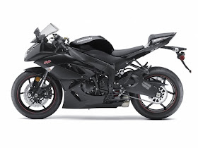 2011 Kawasaki Ninja ZX-6R Side View Pictures