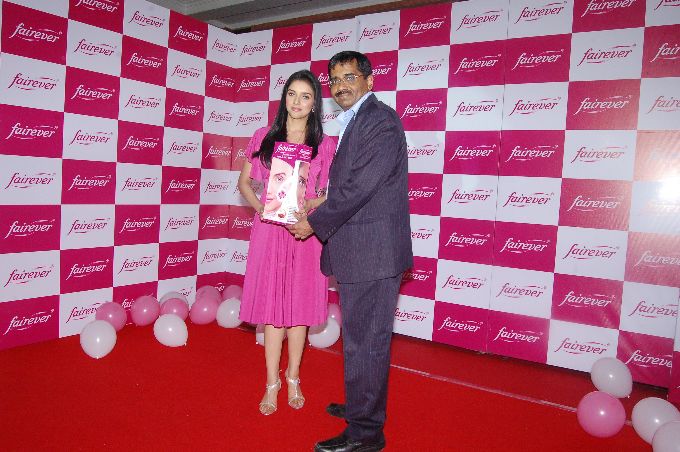 Asin Endorses Fairever  Stills