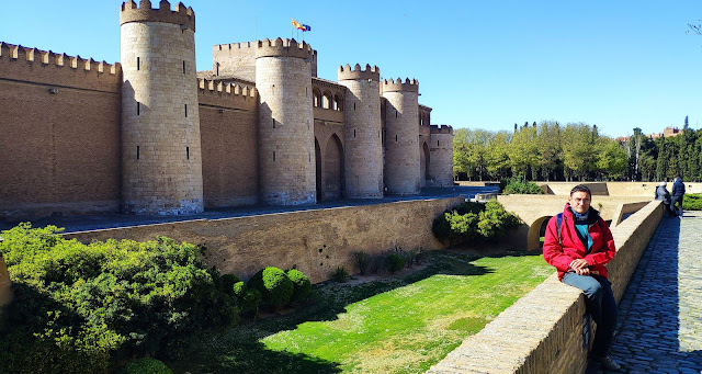 Photo 10/14 - Le palais fortifie de l'Aljafe...