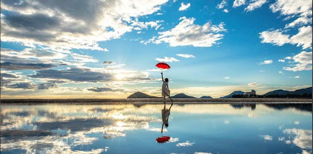 Mirror beach japan