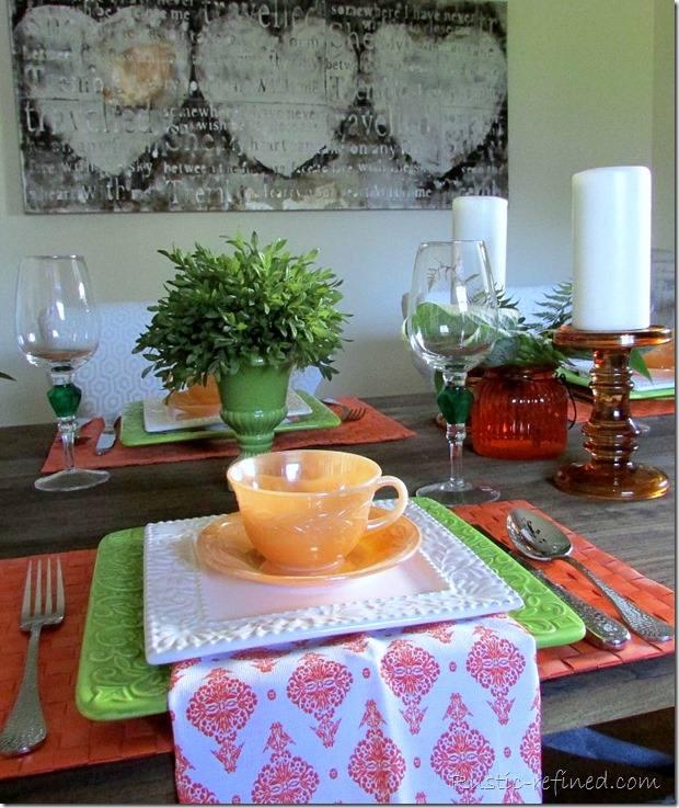 Setting a summer tablescape. Using both vintage and modern touches, for a bright colorful dining experience.