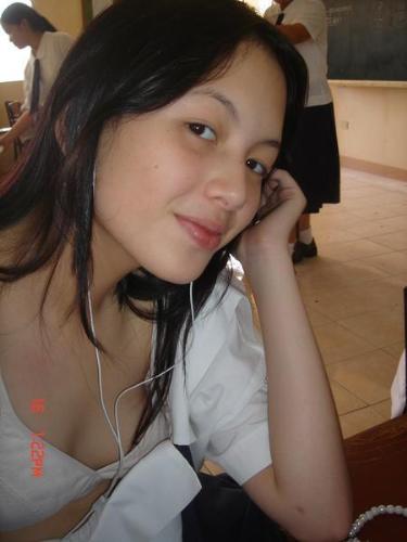 Ellen Adarna Photos