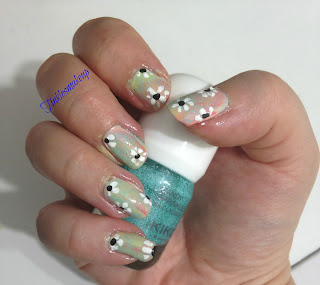 pastel_rainbow_and_daisies_nail_art