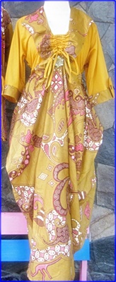  Model  baju batik  pesta  wanita  modern