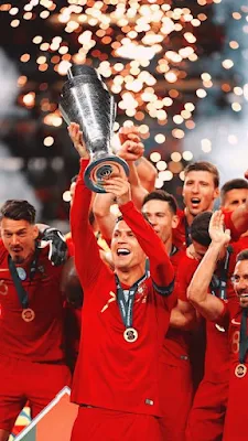 رونالدو يحتفل بفوزه بكأس الأمم الأوربية ٢٠١٦