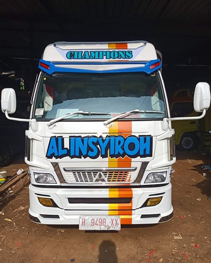 Modifikasi Truk Canter Warna Putih  Modif Keren