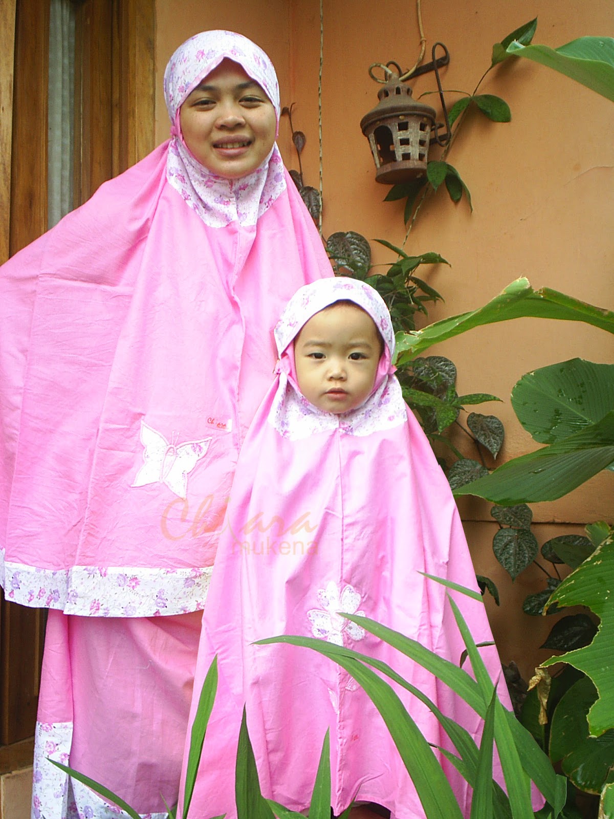 Model mukena couple  ibu  dan  anak  terbaru masa kini Gaya 