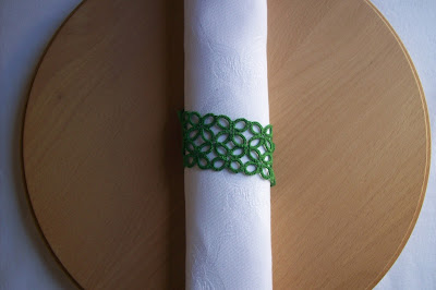 Tatting napkin ring - Fermatovagliolo a chiacchierino