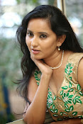 Ishika singh latest glam pics-thumbnail-17