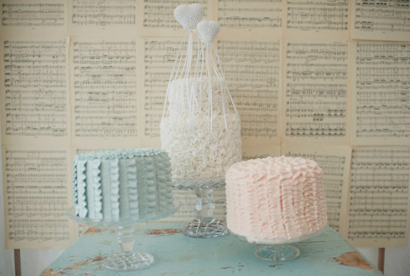 The following fabulous ribbon mini wedding cakes come from an Australia 