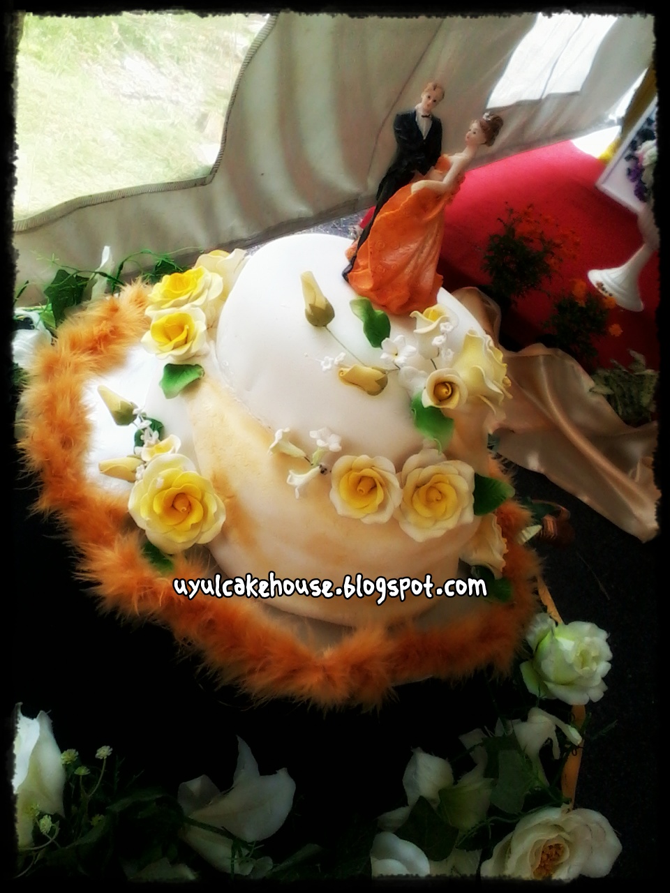 UyuL Cake House: Wedding Kek -Fondant-