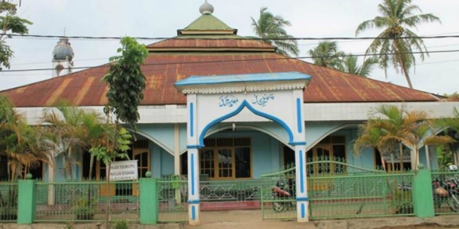 Hasil gambar untuk Masjid Syuhada Bengkulu bekas rumah sakit inggris